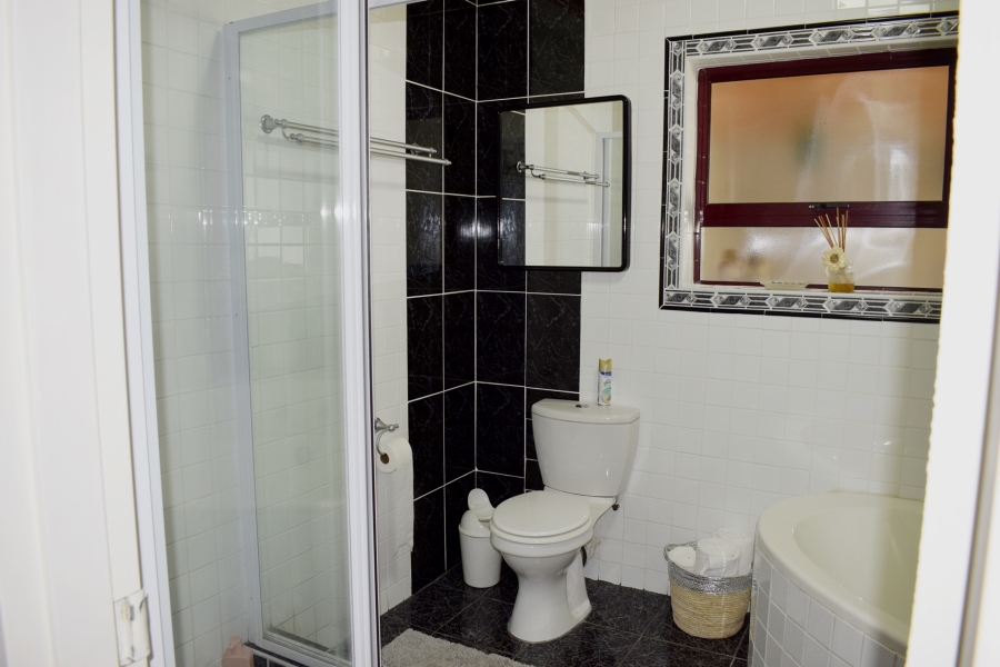 3 Bedroom Property for Sale in Struisbaai Western Cape